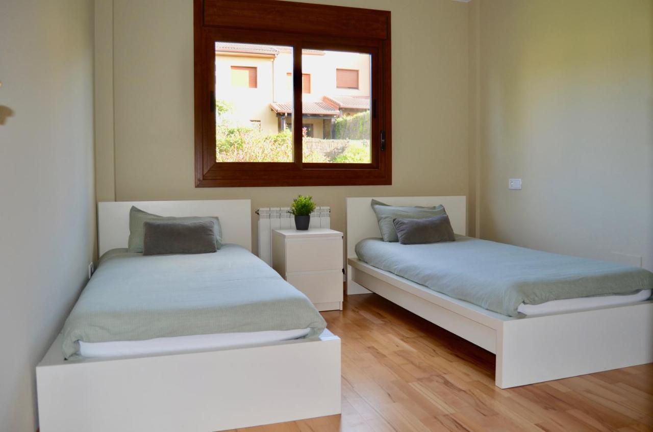 Villa Precioso Adosado En Urbanizacion Con Campo De Golf Mino Esterno foto