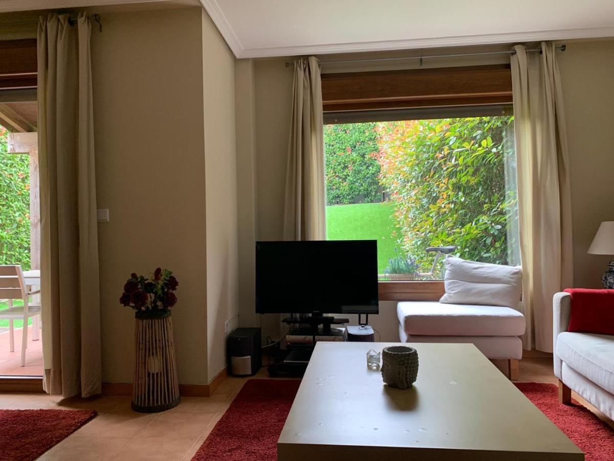 Villa Precioso Adosado En Urbanizacion Con Campo De Golf Mino Esterno foto