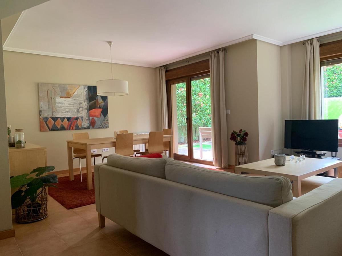 Villa Precioso Adosado En Urbanizacion Con Campo De Golf Mino Esterno foto